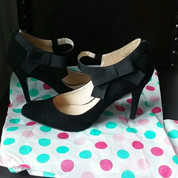 Nine West - Picture 3 of 5
